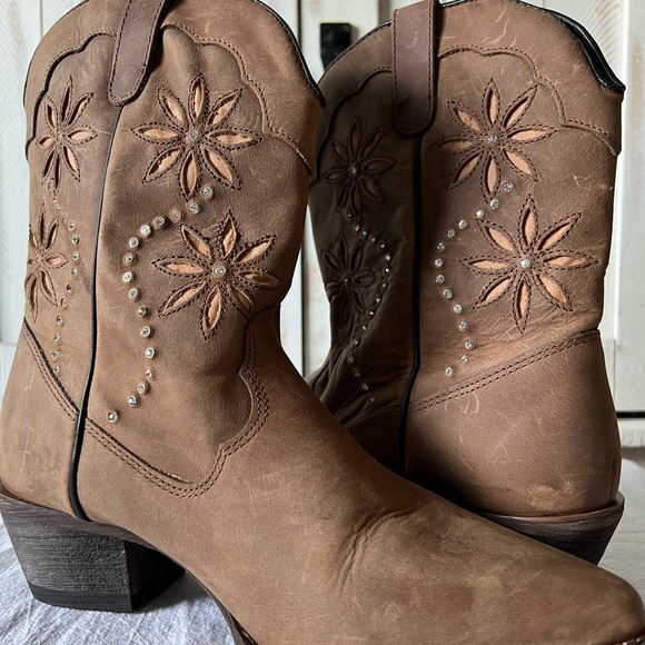 Rhinestone Studded Brown Western Cowgirl Boots - Picture 4 of 15